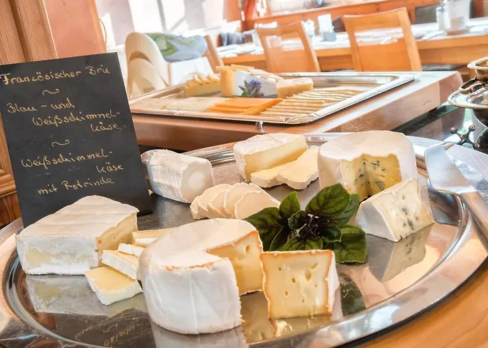 Land-Gut-Hotel Felsentor 하우엔스타인